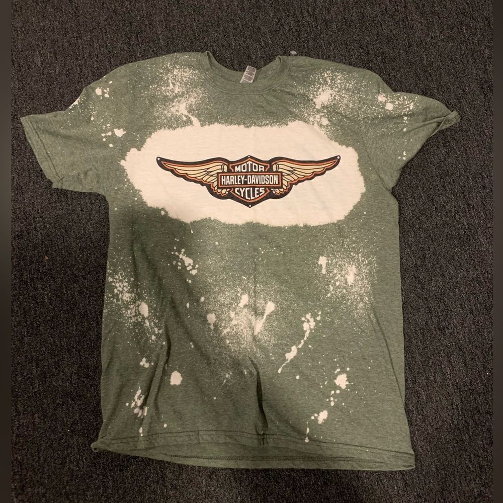 Size medium women harley shirt